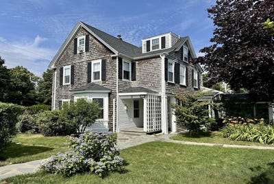 /international/us/388-sea-street-hyannis-ma-110107853056/
