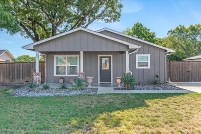 /international/us/309-s-crockett-street-edgewood-tx-110110146425/