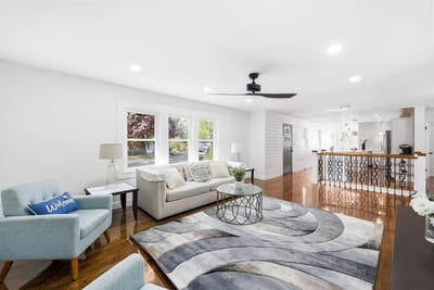 /international/us/99-pond-street-salem-nh-110107992042/