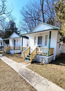 /international/us/8568-s-portage-point-drive-onekama-mi-110100963138/