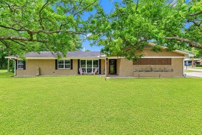 /international/us/701-s-white-oak-rd-white-oak-tx-110108221934/