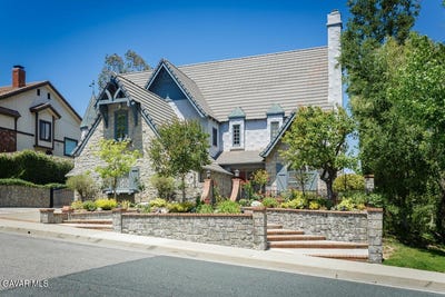 /international/us/24537-peachland-avenue-newhall-ca-110108251867/