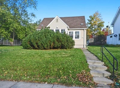 /international/us/5811-glenwood-st-duluth-mn-110120636127/