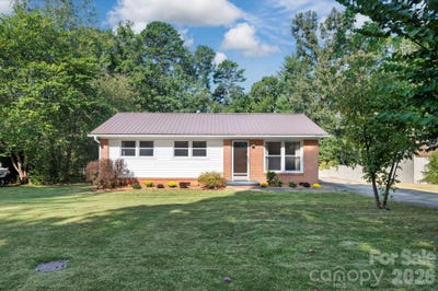 /international/us/220-richmond-hill-drive-asheville-nc-110110317718/