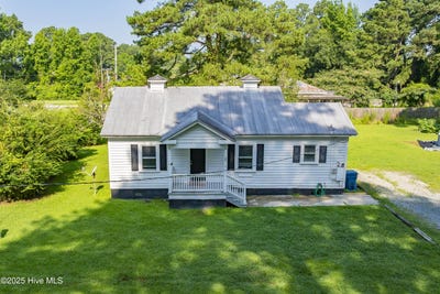 /international/us/108-s-third-street-bayboro-nc-110100591043/