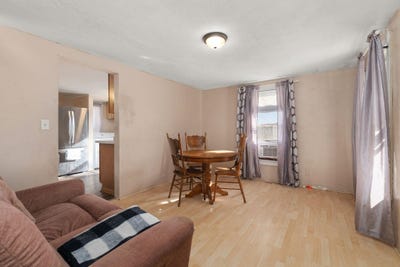 /international/us/339-taylor-street-waterloo-wi-110110196349/