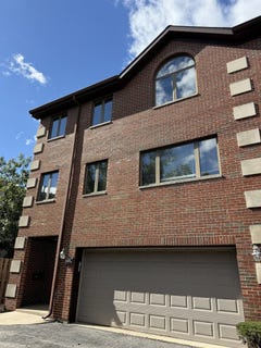 /international/us/60-s-dee-road-park-ridge-il-110107289657/
