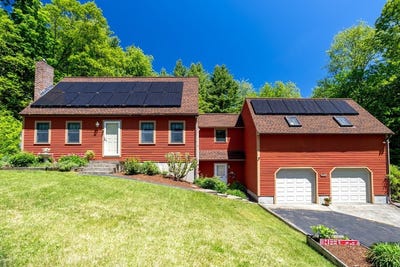 /international/us/315-burrage-st-lunenburg-ma-110108338081/