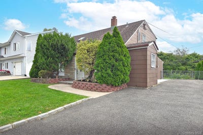 /international/us/69-slate-lane-levittown-ny-110119985510/