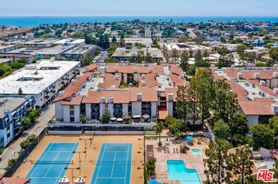 /international/us/8600-tuscany-ave-playa-del-rey-ca-110120453871/