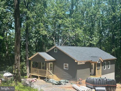 /international/us/130-highland-way-chester-gap-va-110100480421/