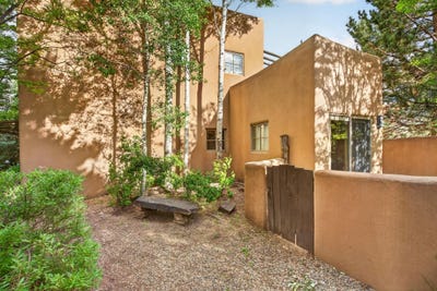 /international/us/415-kit-carson-road-taos-nm-110108142096/