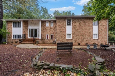 /international/us/1-hidden-lake-drive-north-brunswick-nj-110120041401/