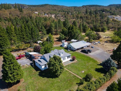 /international/us/19269-montgomery-valley-drive-montgomery-creek-ca-110110063272/
