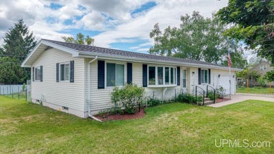 /international/us/809-w-hughitt-street-iron-mountain-mi-110108958224/