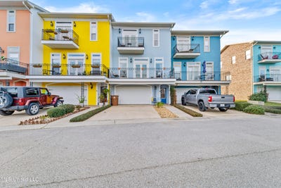 /international/us/5-oak-alley-lane-long-beach-ms-110104851253/