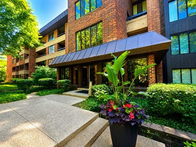 /international/us/1401-burr-oak-road-hinsdale-il-110109182277/