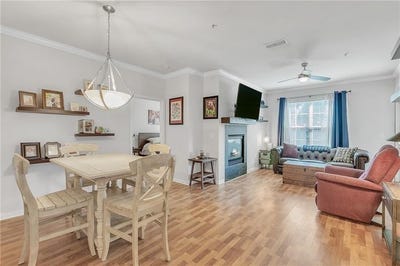 /international/us/4805-w-village-way-se-smyrna-ga-110119423337/