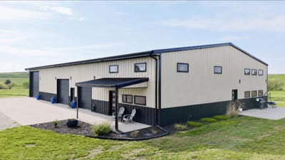 /international/us/2835-185th-moville-ia-110108502641/