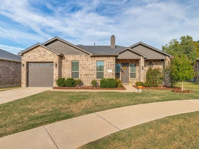 /international/us/921-hearthside-way-mckinney-tx-110110342955/