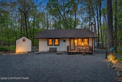 /international/us/247-farmers-drive-pocono-lake-pa-110108079903/