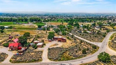 /international/us/176-maestas-road-ranchos-de-taos-nm-110101070530/