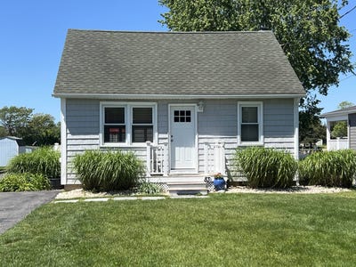 /international/us/83-beach-rd-aquebogue-ny-110108552092/