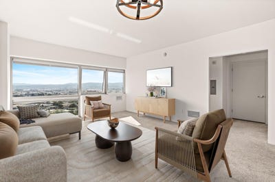 /international/us/1-mandalay-pl-1007-south-san-francisco-ca-110105362733/