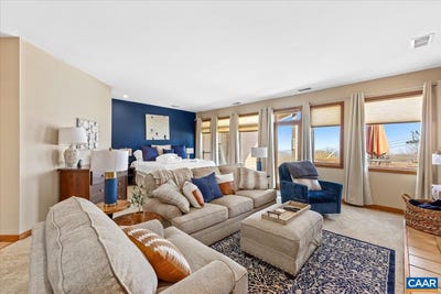 /international/us/905-diamond-hill-condos-wintergreen-va-110108382728/