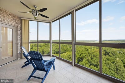 /international/us/19355-cypress-ridge-terrace-leesburg-va-110108581936/