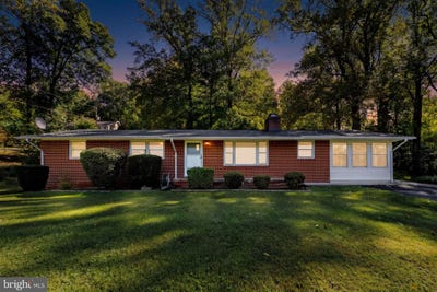 /international/us/9707-crest-hill-road-marshall-va-110120449231/