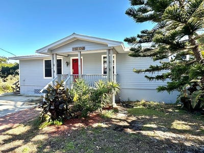 /international/us/12410-cedar-st-cedar-key-fl-110105736443/