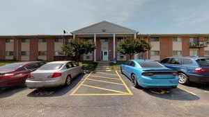 /international/us/693-e-fullerton-avenue-glendale-heights-il-110106354501/