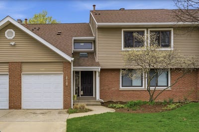 /international/us/101-windwood-court-buffalo-grove-il-110108387955/
