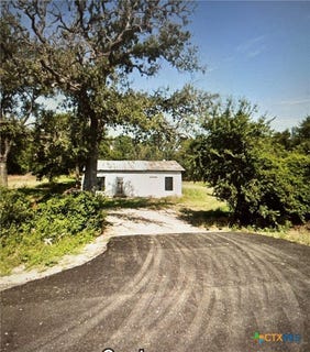 /international/us/3004-n-travis-avenue-cameron-tx-110101537789/