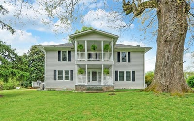 /international/us/1082-valley-river-avenue-murphy-nc-110108448974/