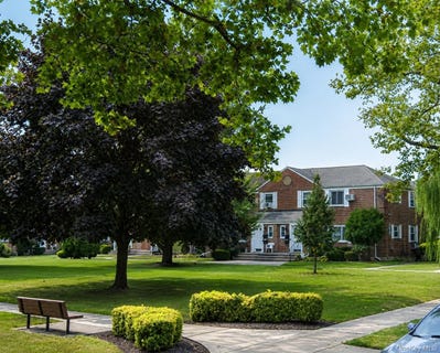 /international/us/260-51-73rd-avenue-glen-oaks-ny-110107872642/