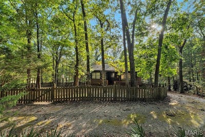 /international/us/8967-moss-hollow-road-pevely-mo-110120016105/