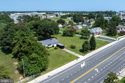 /international/us/19234-plantation-road-rehoboth-beach-de-110119468516/
