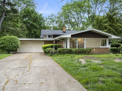 /international/us/48-oakwood-drive-naperville-il-110108122674/