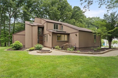 /international/us/9193-meadow-lane-brecksville-oh-110100839258/