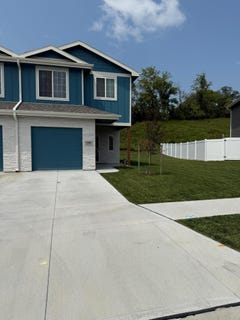 /international/us/104-paige-lane-council-bluffs-ia-110101342498/