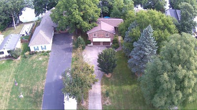 /international/us/1549-lake-holiday-drive-sandwich-il-110105971230/