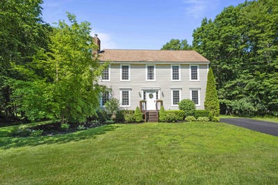 /international/us/54-beech-hill-road-exeter-nh-110109038623/