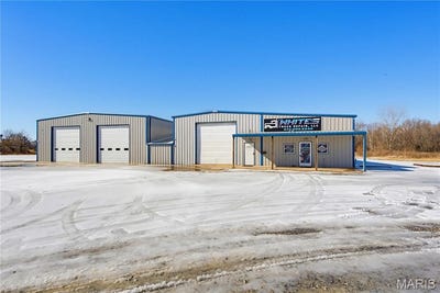 /international/us/17927-hwy-67-south-neelyville-mo-110105046448/