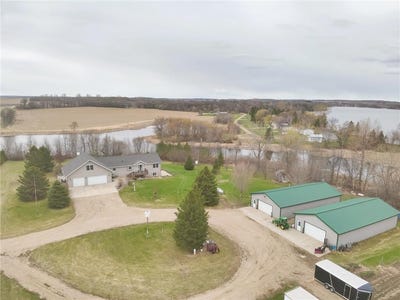 /international/us/48413-205th-avenue-pelican-rapids-mn-110107696693/