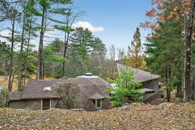 /international/us/106-mountain-laurel-lane-woodstock-ny-110104996541/