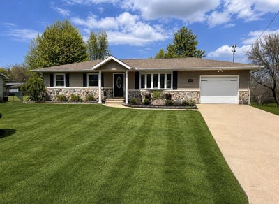 /international/us/143-kelwood-lane-battle-creek-mi-110107890603/