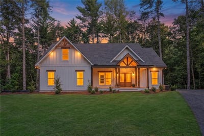 /international/us/25-riverhouse-drive-dahlonega-ga-110110319923/