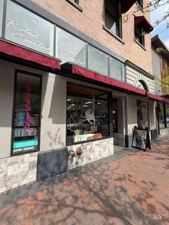 /international/us/828-w-idaho-street-boise-id-110107281035/
